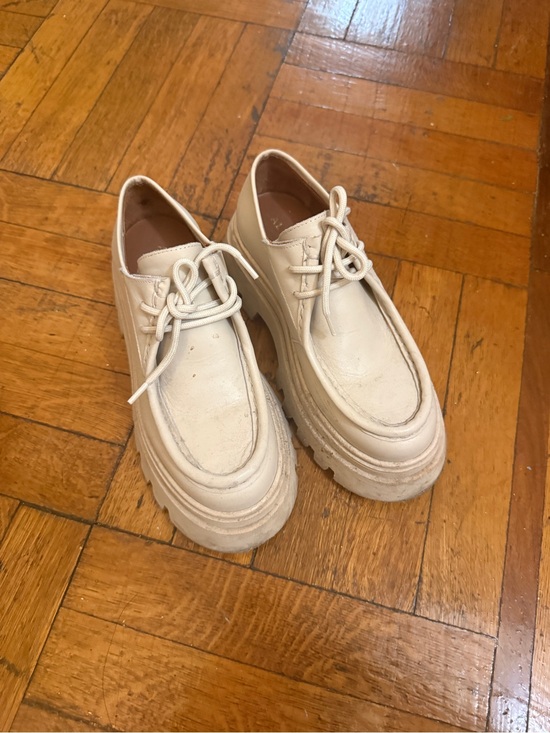 ALOHAS Shoes - ALOHAS Cream Platform Lace-Up Loafers
